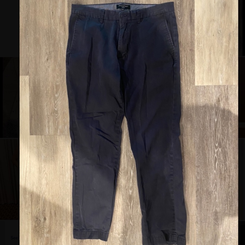 34x32 mens banana republic pants. Navy blue